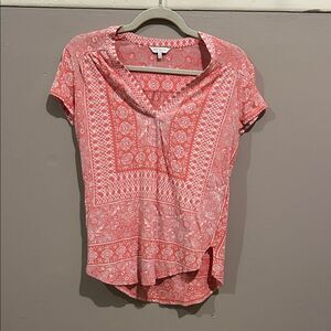 Lucky Brand coral Patterned Short Sleeve v-neck Top size s.  RW